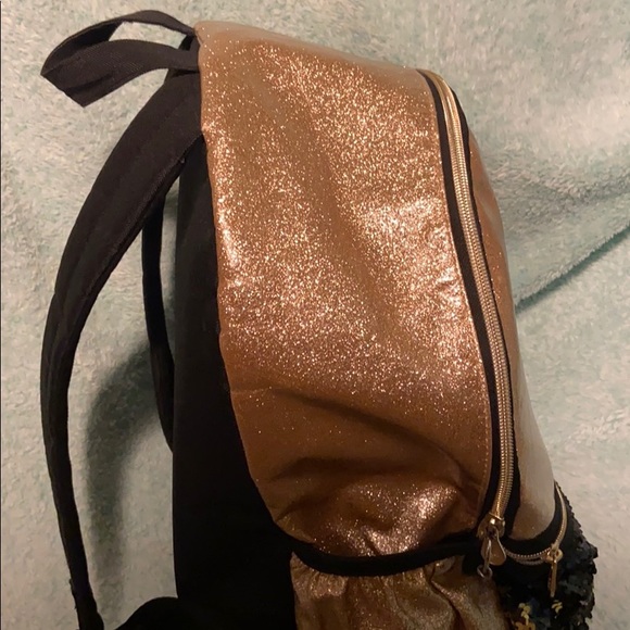 Backpack - Picture 2 of 4